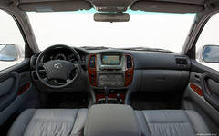 Салон Toyota Land Cruiser 100